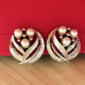 Vintage Clip On Earrings Signed Lisner Faux Pearl